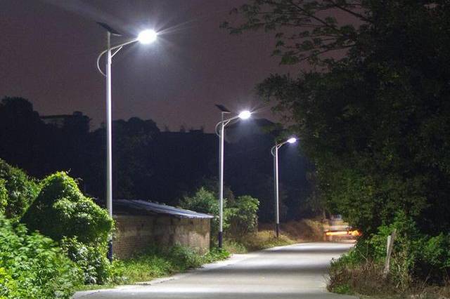 景观灯效果怎么验收 通电检查加夜景点